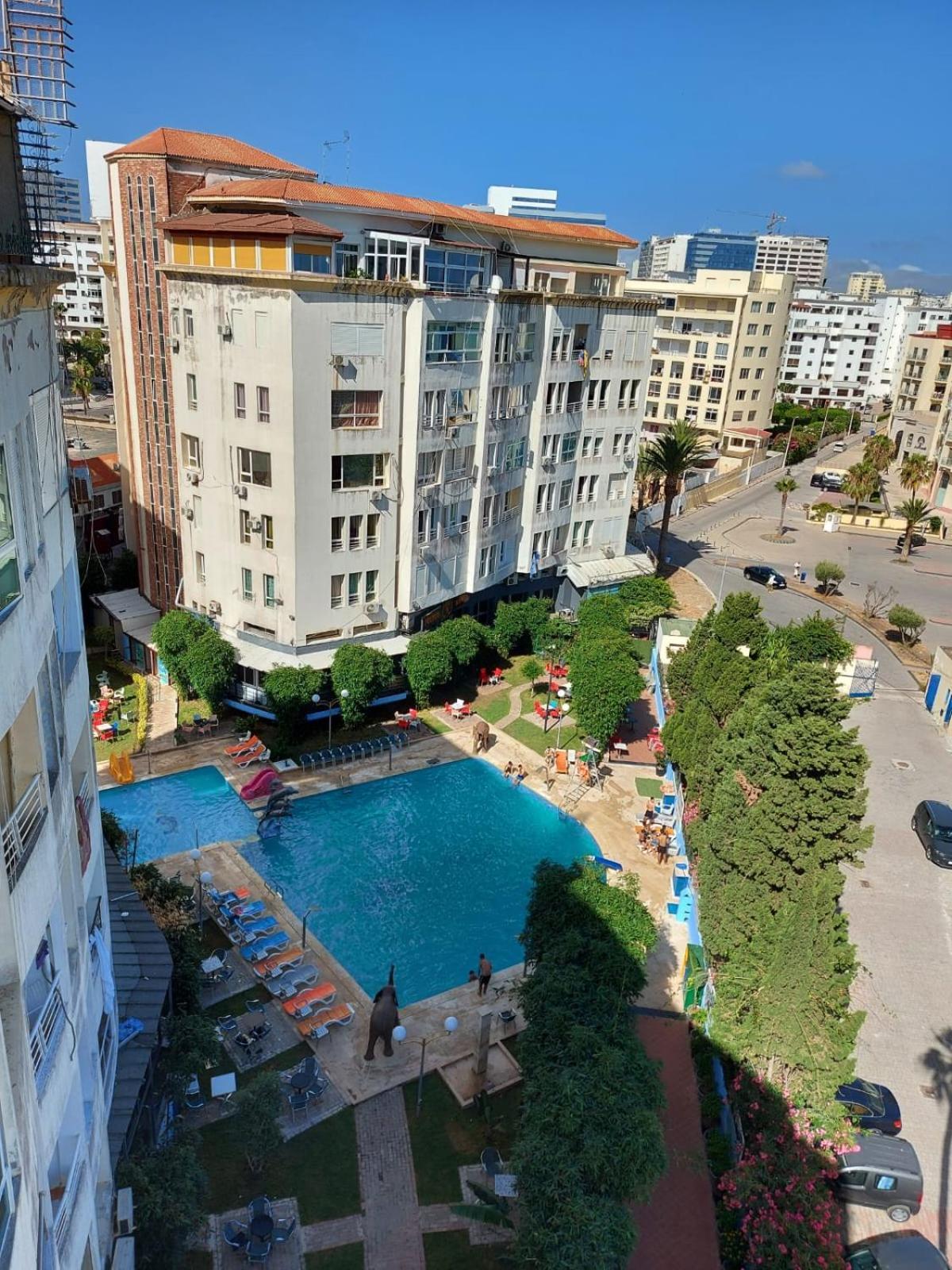 Appartement bord de mer et piscine Tanger Extérieur photo